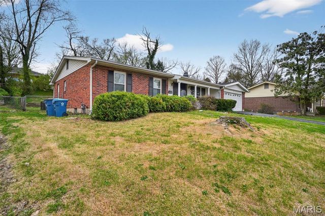 912 Cheri Heights Court, St Louis, MO 63135