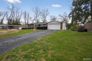 912 Cheri Heights Court, St Louis, MO 63135