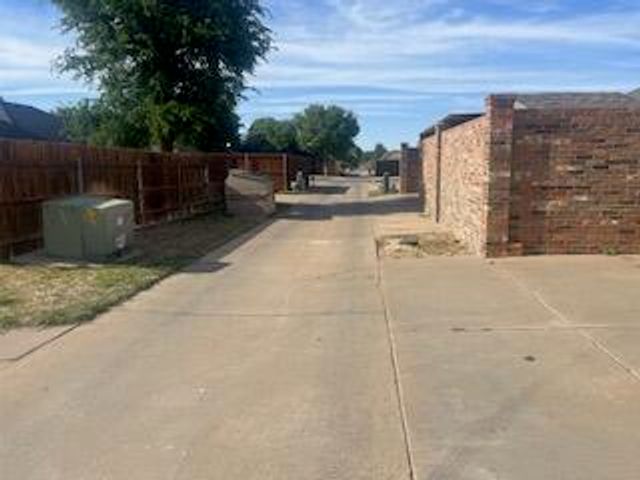 10306 Vicksburg Avenue, Lubbock, TX 79424