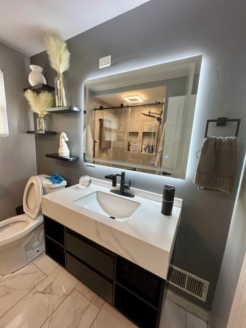 10806 S Avenue O, Chicago, IL 60617