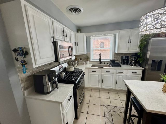 10806 S Avenue O, Chicago, IL 60617