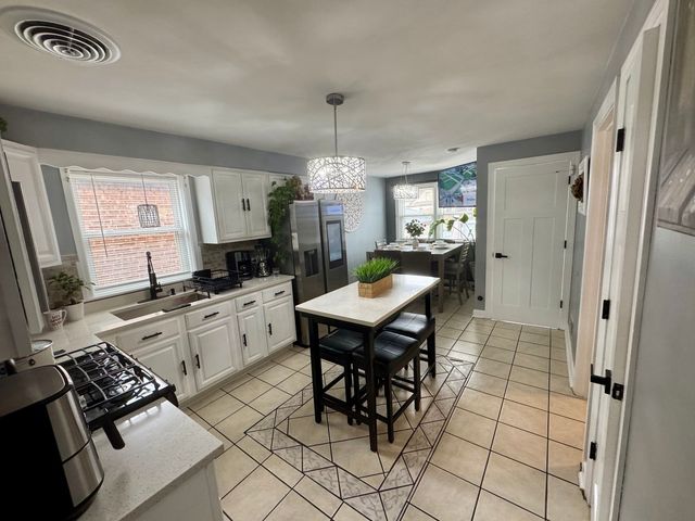 10806 S Avenue O, Chicago, IL 60617