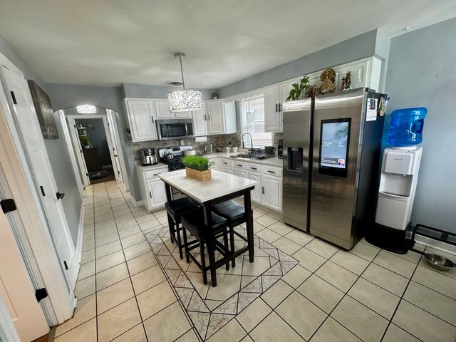 10806 S Avenue O, Chicago, IL 60617