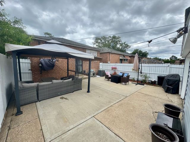 10806 S Avenue O, Chicago, IL 60617
