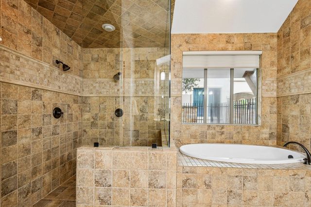 449 Santaluz LN, Austin, TX 78732