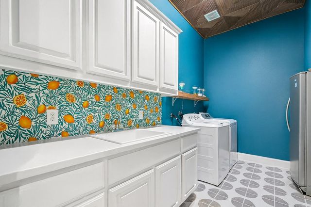 449 Santaluz LN, Austin, TX 78732