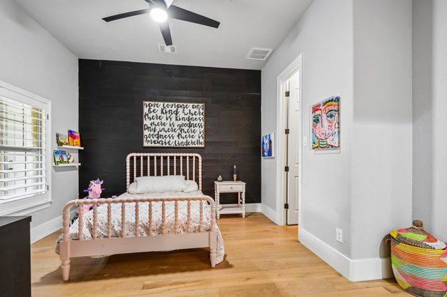 449 Santaluz LN, Austin, TX 78732