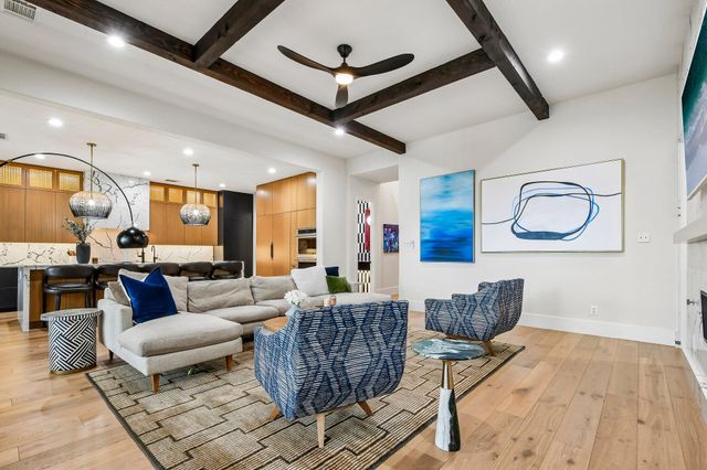 449 Santaluz LN, Austin, TX 78732