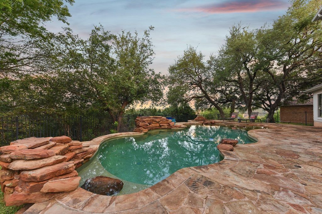 449 Santaluz LN, Austin, TX 78732