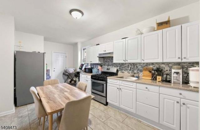 612 Magnolia Ave, Elizabeth City, NJ 07206