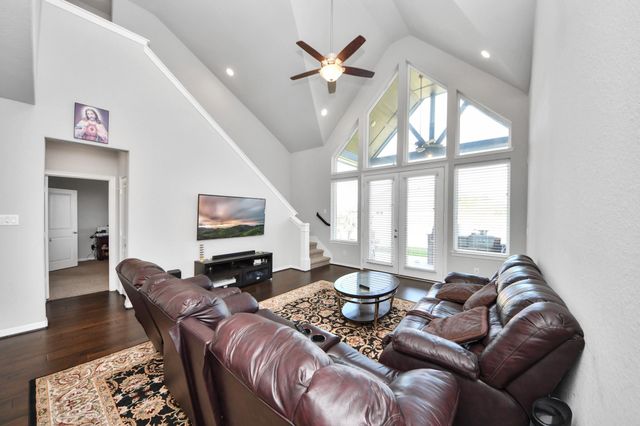 2410 Manor Valley Lane, Sienna Plantation, TX 77459