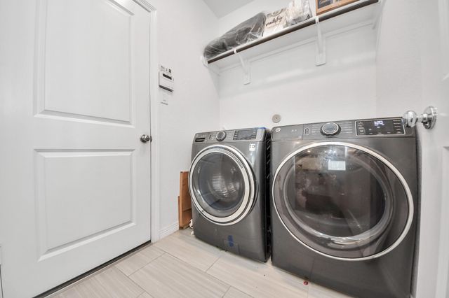 2410 Manor Valley Lane, Sienna Plantation, TX 77459