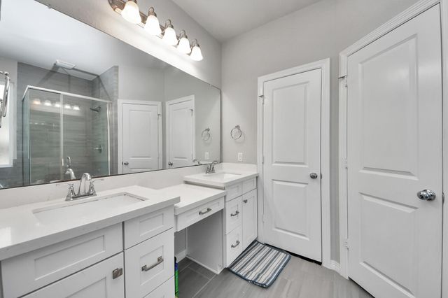 2410 Manor Valley Lane, Sienna Plantation, TX 77459