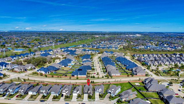 2410 Manor Valley Lane, Sienna Plantation, TX 77459