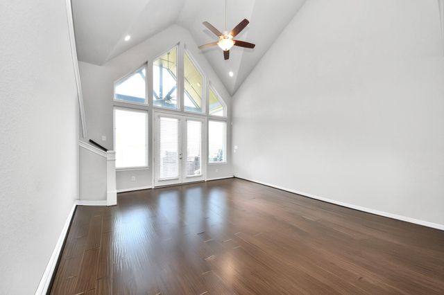 2410 Manor Valley Lane, Sienna Plantation, TX 77459