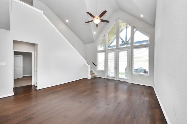 2410 Manor Valley Lane, Sienna Plantation, TX 77459