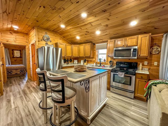 470 Laurel Lake Resort Road, Corbin, KY 40701