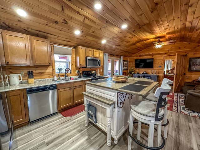 470 Laurel Lake Resort Road, Corbin, KY 40701