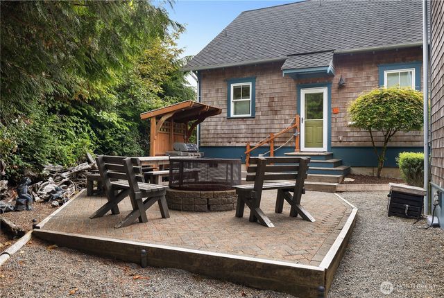 251 Meriweather Street, Pacific Beach, WA 98571