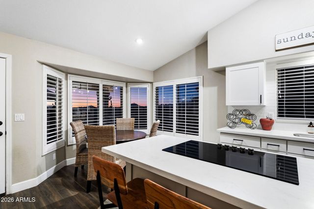 4324 N RANIER Circle, Mesa, AZ 85215