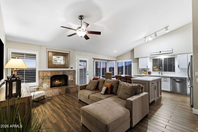 4324 N RANIER Circle, Mesa, AZ 85215