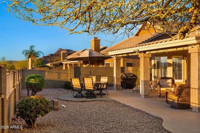 4324 N RANIER Circle, Mesa, AZ 85215