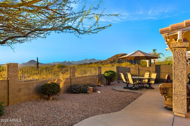 4324 N RANIER Circle, Mesa, AZ 85215