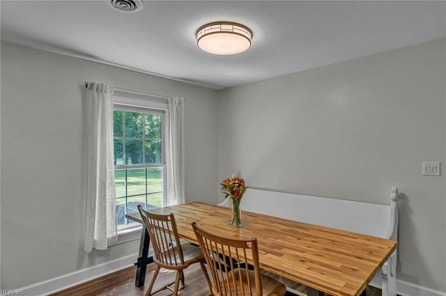 209 Oak Point DR, Yorktown, VA 23692