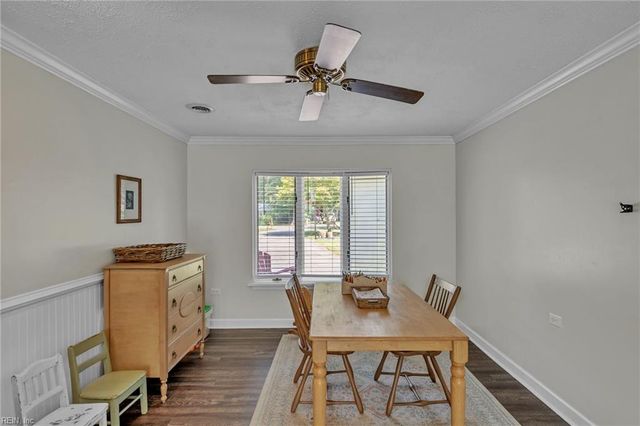 209 Oak Point DR, Yorktown, VA 23692