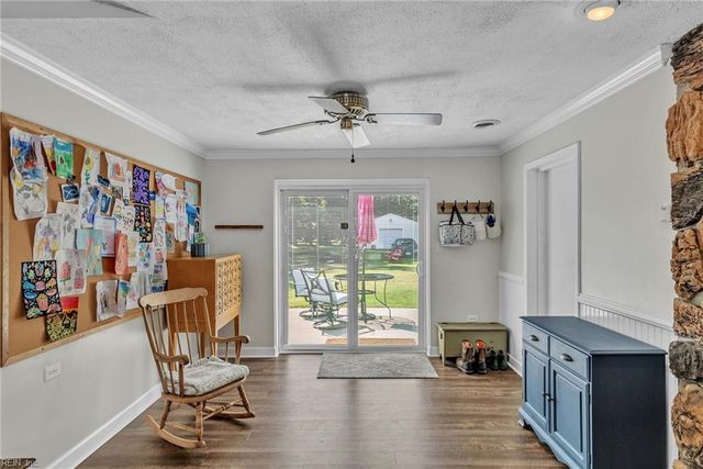 209 Oak Point DR, Yorktown, VA 23692