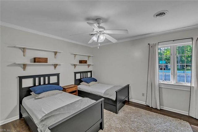 209 Oak Point DR, Yorktown, VA 23692