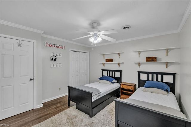 209 Oak Point DR, Yorktown, VA 23692