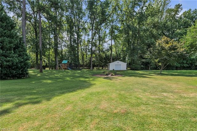 209 Oak Point DR, Yorktown, VA 23692
