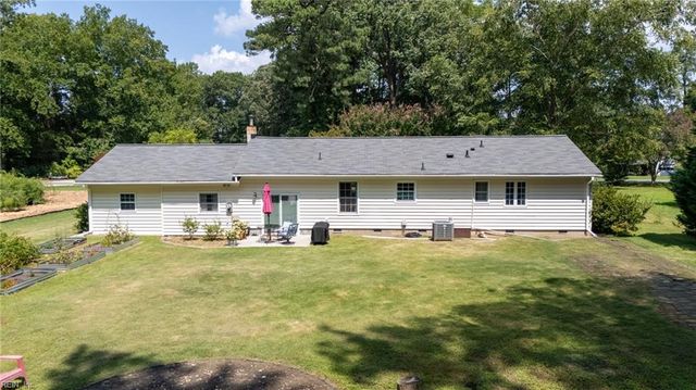209 Oak Point DR, Yorktown, VA 23692