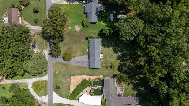 209 Oak Point DR, Yorktown, VA 23692