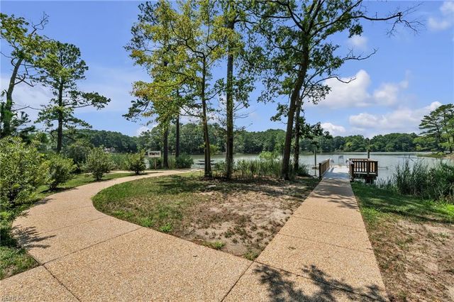 209 Oak Point DR, Yorktown, VA 23692