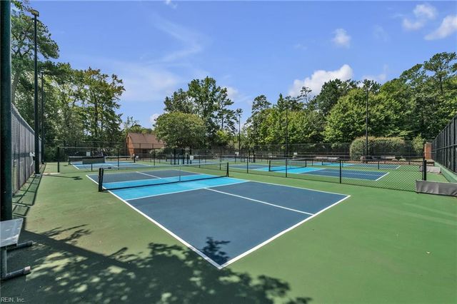209 Oak Point DR, Yorktown, VA 23692