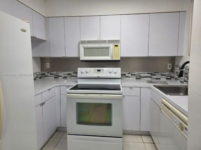 14961 SW 82nd Ln 21-104, Miami, FL 33193