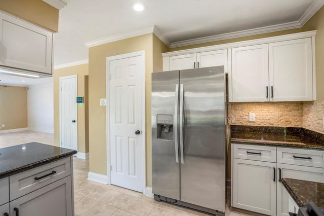 807 Noble Springs Road, Houston, TX 77062