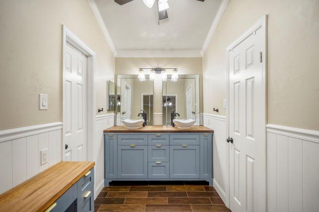 807 Noble Springs Road, Houston, TX 77062