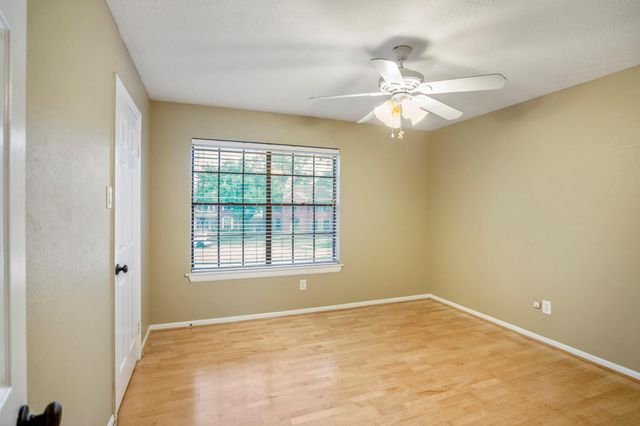 807 Noble Springs Road, Houston, TX 77062