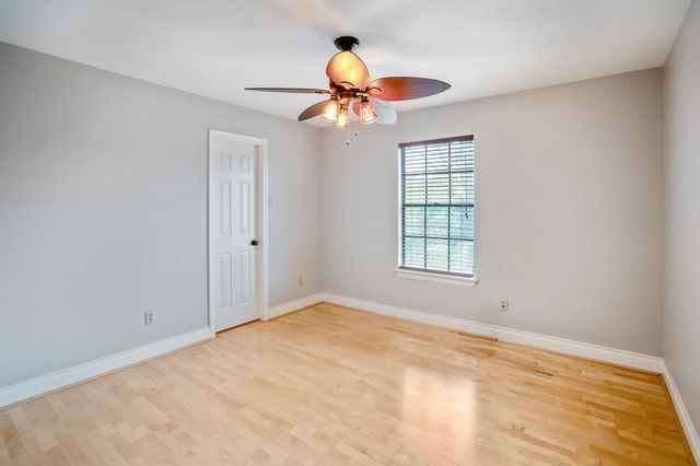 807 Noble Springs Road, Houston, TX 77062