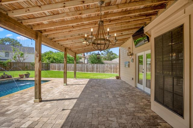 807 Noble Springs Road, Houston, TX 77062