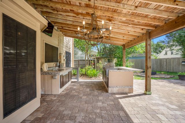 807 Noble Springs Road, Houston, TX 77062