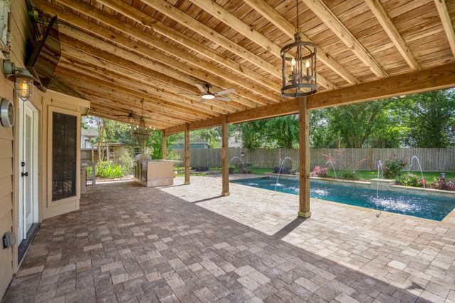 807 Noble Springs Road, Houston, TX 77062