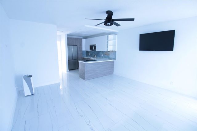 600 Layne Boulevard 119, Hallandale Beach, FL 33009