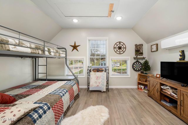 250 North Shady Street, Mountain City, TN 37683