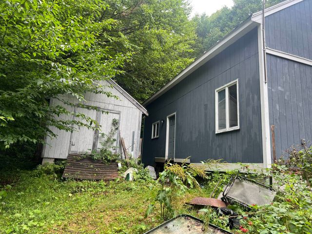 207 Sycamore Road, Woodford, VT 05201