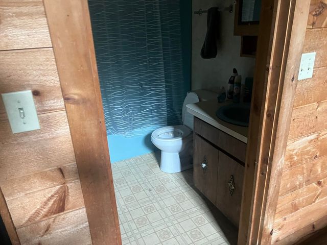207 Sycamore Road, Woodford, VT 05201