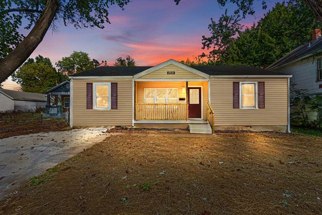 2036 N Pickwick Avenue, Springfield, MO 65803